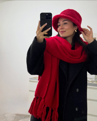سكارف احمر